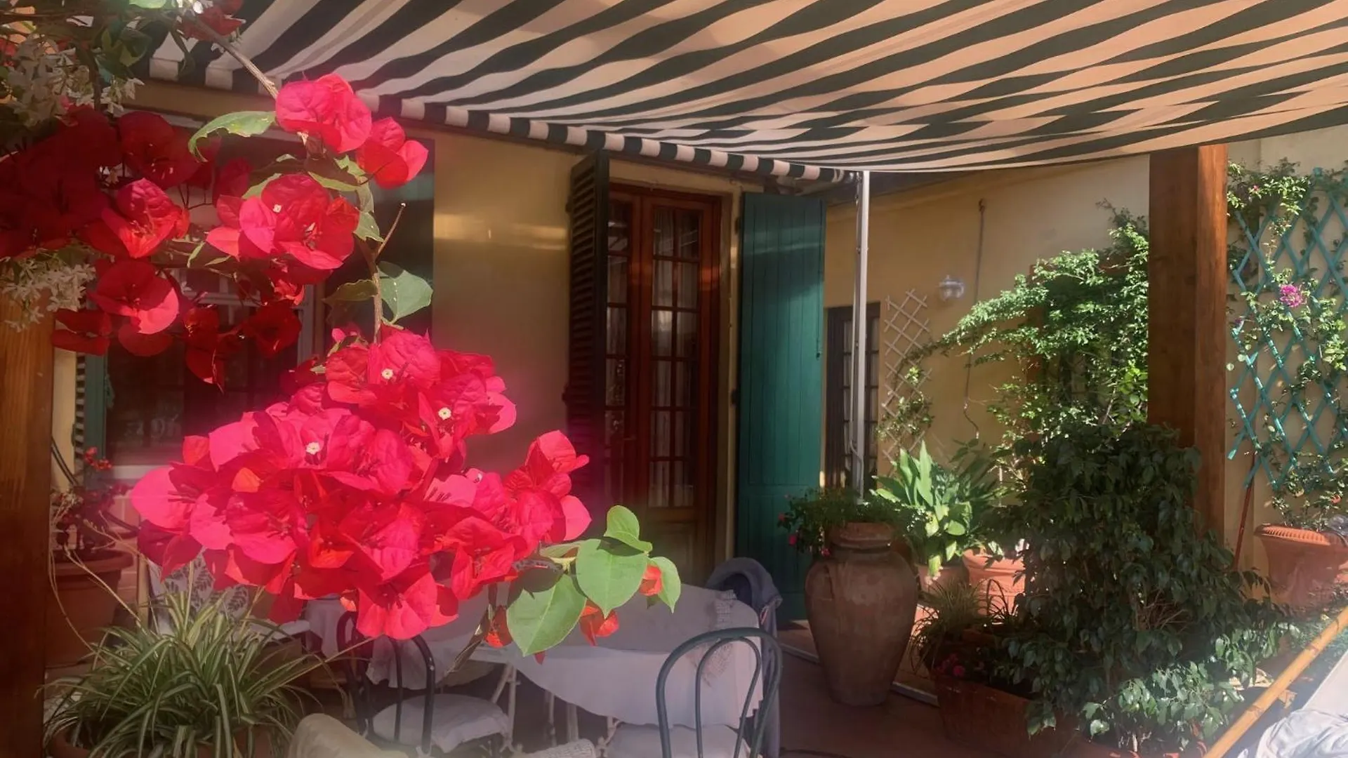 Ferienwohnung La Terrazza Da Ernestina Lucca 0*,  Italien