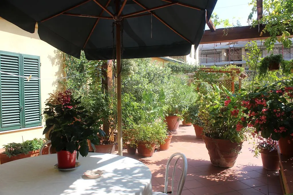 Apartment Ferienwohnung La Terrazza Da Ernestina Lucca Italien