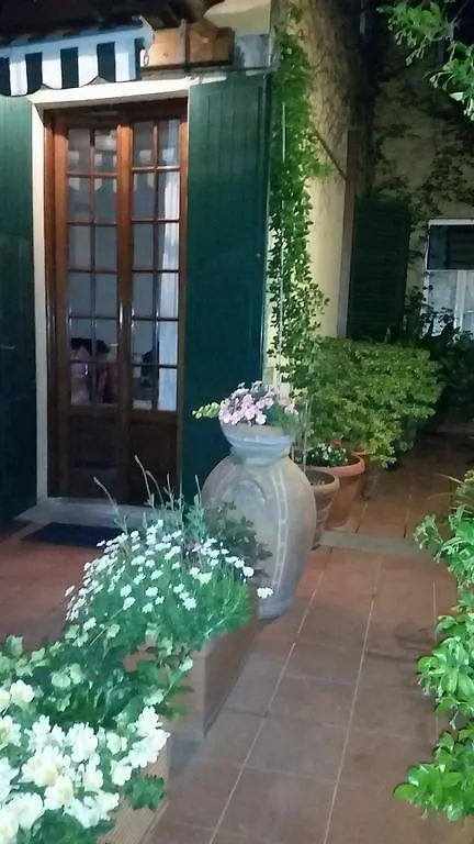Ferienwohnung La Terrazza Da Ernestina Lucca Italien